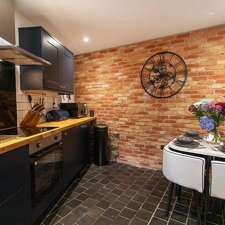 Stunning Ashbourne Town Centre Cottage Near Alton Towers Peak District Derbyshire Exterior foto